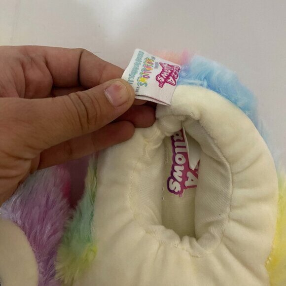 Squishmallows FuzzAMallows Collection Kids Plush Slippers Size 11–12 - Picture 11 of 13